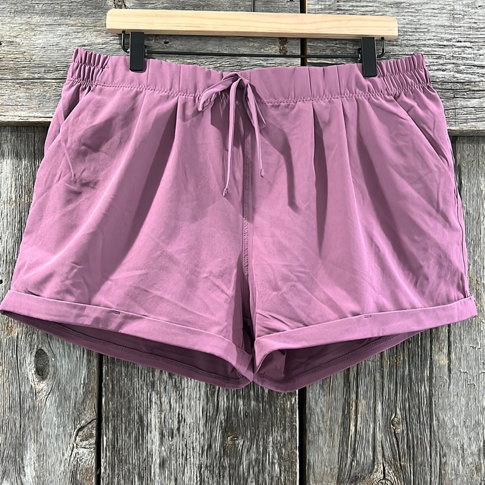 Zyia Active Lavender Summer Shorts Size XL